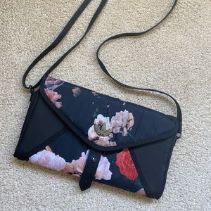 🛍️Adidas crossbody festival bag floral black!